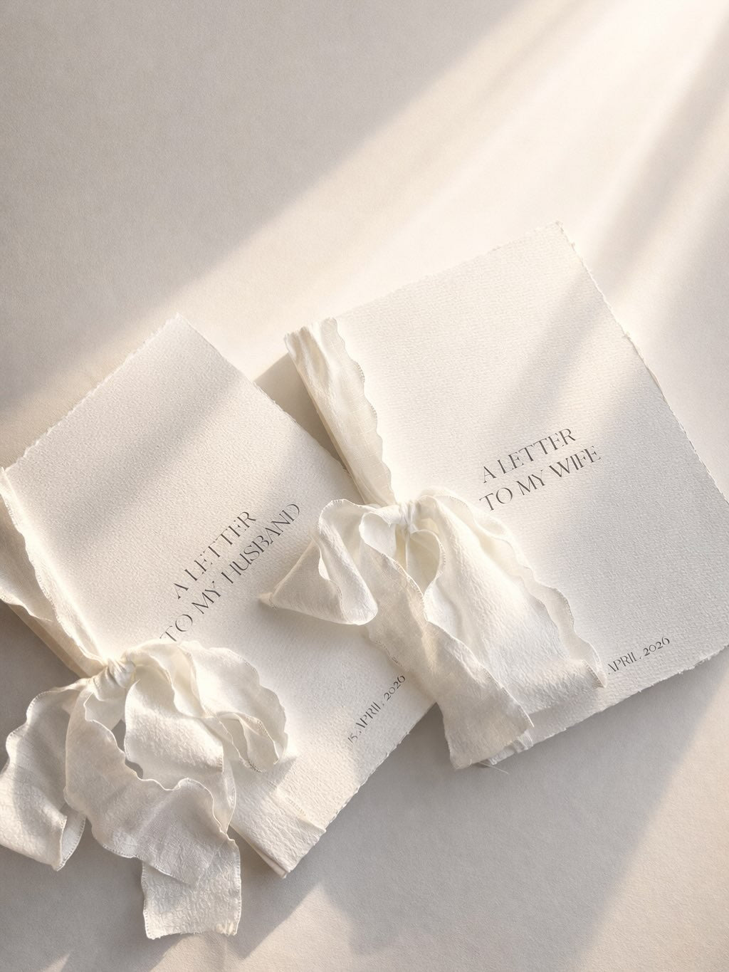 Personalisierter Liebesbrief auf 300g Büttenpapier mit feiner Schleife gebunden, minimalistische Hochzeitskarte mit individuellem Titel und Wunschtext
