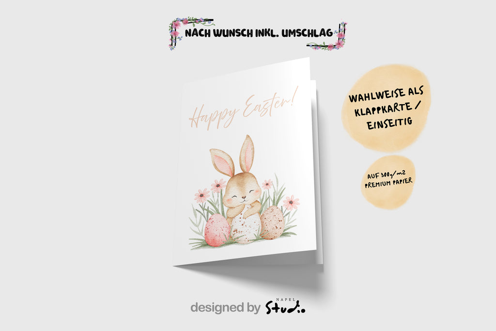 Süße Osterkarte mit einem niedlichen Hasen, der zwischen bunten Ostereiern und Frühlingsblumen sitzt. Aquarell Illustration mit sanften Pastellfarben und dem Schriftzug „Happy Easter“. Perfekt für Ostergrüße an Familie und Freunde.