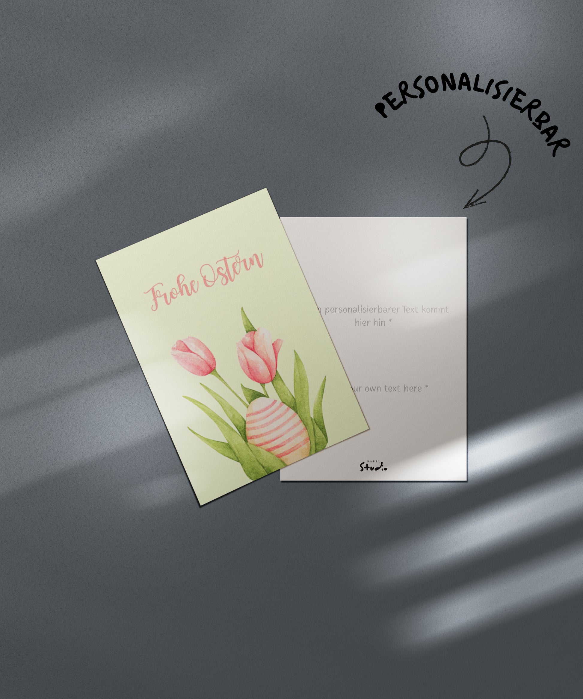 Elegante Osterkarte mit Tulpen und Osterei Illustration im Aquarell Stil. Sanfte Pastellfarben mit dem Schriftzug „Frohe Ostern“. Perfekt als Frühlings Grußkarte oder Osterkarte für Familie und Freunde.
