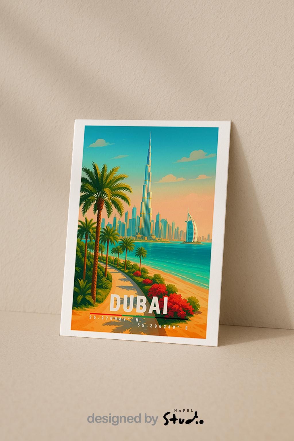 Illustrative Dubai-Grußkarte mit der Skyline, dem Burj Khalifa, Palmen und dem türkisfarbenen Meer. Warme Farben, moderner Reiseposter-Stil, klare Formen. Ideal als Glückwunschkarte, Urlaubskarte oder für Reisebegeisterte. Hochwertiges Design mit elegantem Stadtmotiv.