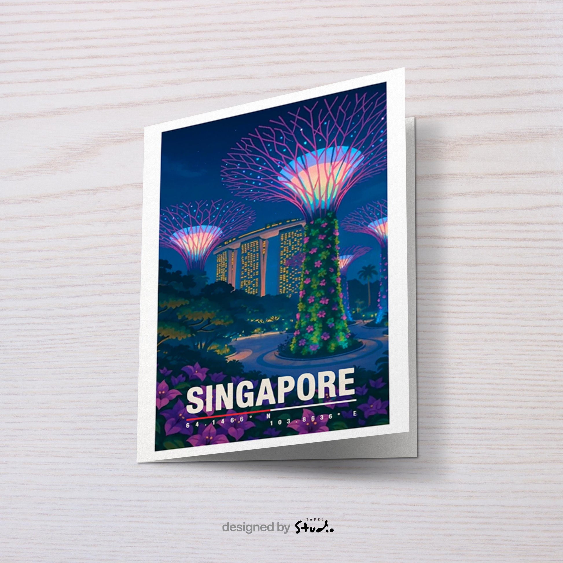 Moderne Illustration von Singapur bei Nacht mit den ikonischen Supertrees im Gardens by the Bay, beleuchteten Hochhäusern und Menschen im Park. Die Farben sind lebendig, futuristisch und tropisch, ideal für Fans von asiatischen Metropolen, Architektur und urbaner Reisekunst.