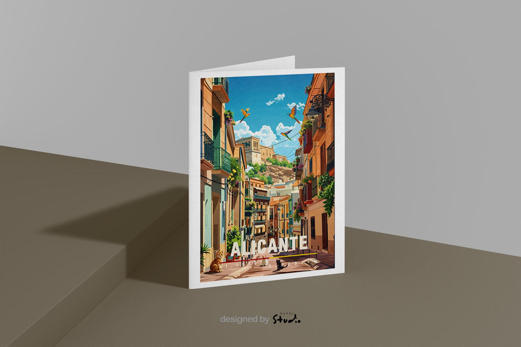 Illustration einer charmanten Altstadtgasse in Alicante mit bunten Fassaden, Balkonen und mediterranem Licht. Die Szene wirkt warm, lebendig und einladend und zeigt das typische Flair der spanischen Küstenstadt.