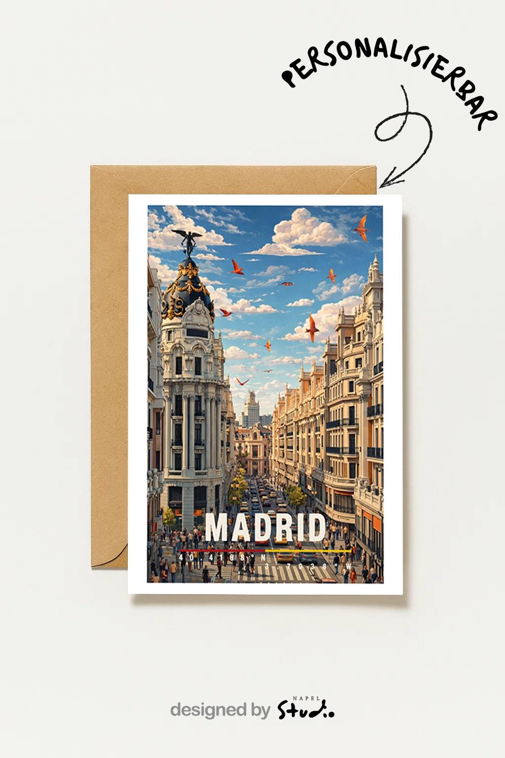 Illustration von Madrid mit beeindruckender historischer Architektur, breiter Straße und lebendigem Stadtverkehr. Klassische Fassaden, moderne Elemente und fliegende Vögel im Himmel erzeugen Dynamik. Die Szene spiegelt das urbane Herz Spaniens wider und verbindet Tradition, Großstadtflair und kulturelle Vielfalt in einer harmonischen Stadtansicht.