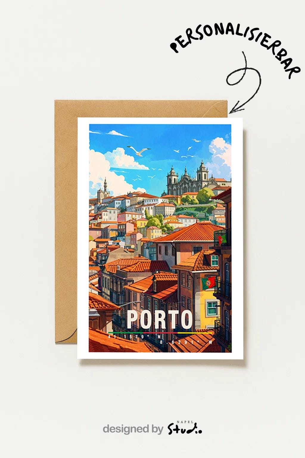 Detaillierte Illustration von Porto mit dicht aneinandergereihten, farbenfrohen Häusern und typischen roten Ziegeldächern, die sich über die Hügel der Altstadt ziehen. Im Hintergrund erhebt sich eine historische Kirche über der Stadt. Die warme Lichtstimmung, mediterrane Architektur und das lebendige Stadtbild vermitteln portugiesisches Flair, kulturelle Tiefe und das romantische Reisegefühl einer traditionsreichen Küstenstadt.
