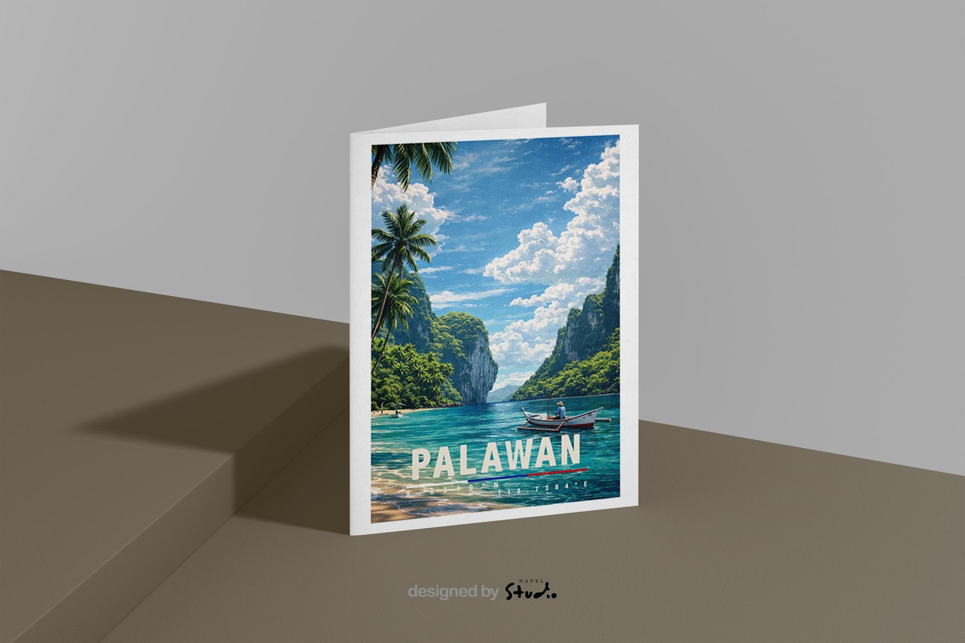 Tropische Grußkarte mit Palawan-Motiv auf den Philippinen, zeigt türkisfarbenes Wasser, Palmen, Boote und imposante Kalksteinfelsen unter weitem Himmel. Die Illustration strahlt Ruhe, Natur und Inselparadies aus. Perfekt als Reise-Grußkarte, Urlaubsgruß oder liebe Nachricht für Weltenbummler, Strandliebhaber und Fernweh-Fans.