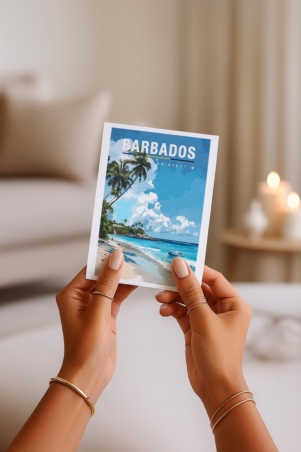 Illustration von Barbados mit tropischem Sandstrand, hohen Palmen, türkisfarbenem Meer und Booten nahe der Küste. Die Szene wirkt sonnig, entspannt und vermittelt typisches Karibik-Flair mit Sommer- und Urlaubsgefühl.