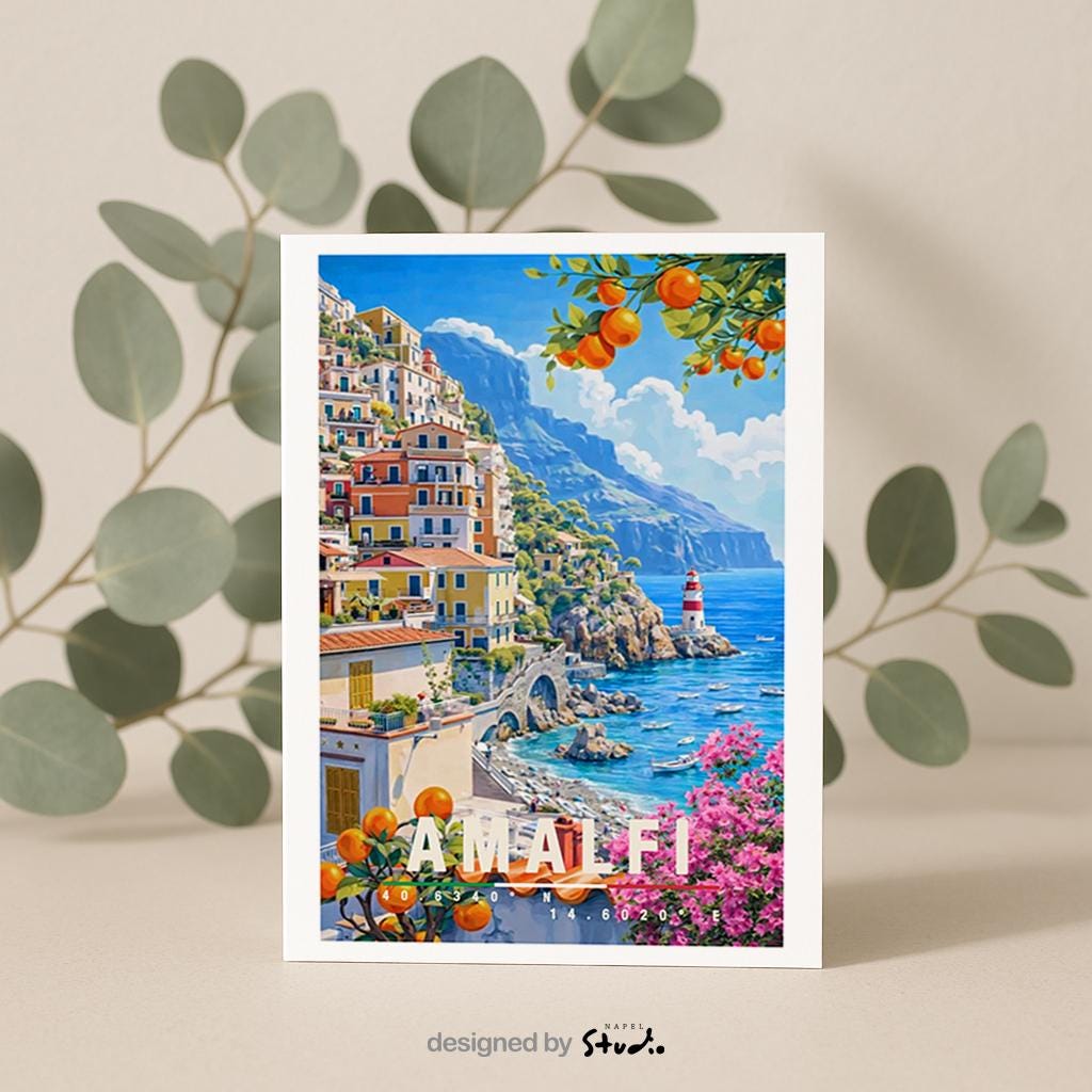 Illustration der Amalfiküste mit bunten Häusern, Zitronenbäumen, Meerblick und Leuchtturm. Die Szene wirkt lebendig, mediterran und vermittelt italienisches Dolce-Vita-Gefühl.