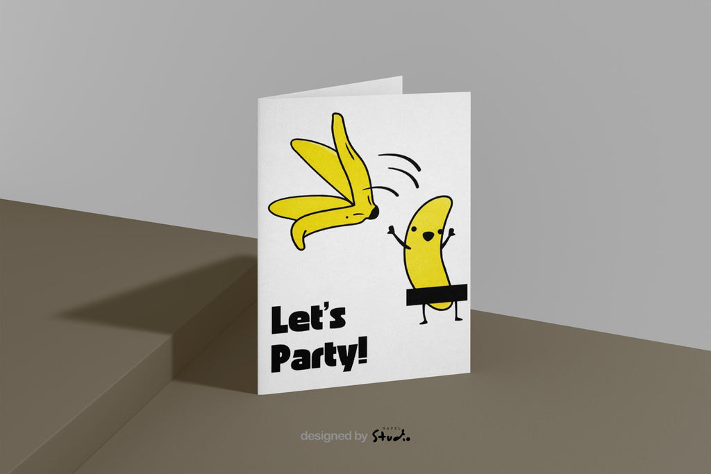 Witzige Illustration von zwei gelben Bananen, eine davon tanzend, mit dem Schriftzug „Let’s Party!“. Modernes, freches Design mit klaren Linien und starkem Humor. Ideal als lustige Geburtstags- oder Partykarte für Freunde, Erwachsene und alle, die Spaß und gute Laune verschenken möchten.