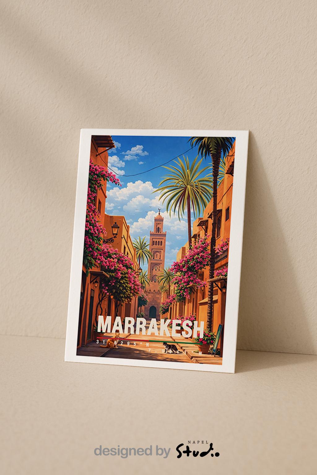 Orientalische Illustration von Marrakesch mit schmaler Altstadtgasse, warmen Erdtönen, Palmen und einem Minarett im Hintergrund. Traditionelle Architektur, üppige Pflanzen und Sonnenlicht erzeugen eine ruhige, exotische Atmosphäre. Die Szene vermittelt nordafrikanisches Flair, kulturelle Tiefe und das besondere Lebensgefühl einer historischen marokkanischen Stadt.