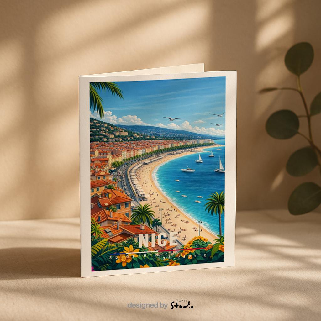 Illustration von Nizza mit geschwungener Strandpromenade, türkisblauem Meer und mediterranen Häusern entlang der Küste. Palmen, Sonnenschirme und Badegäste verleihen der Szene sommerliche Leichtigkeit. Die helle Farbpalette und der Blick auf die Côte d’Azur vermitteln Urlaubsgefühl, Eleganz und das entspannte Lebensgefühl Südfrankreichs.