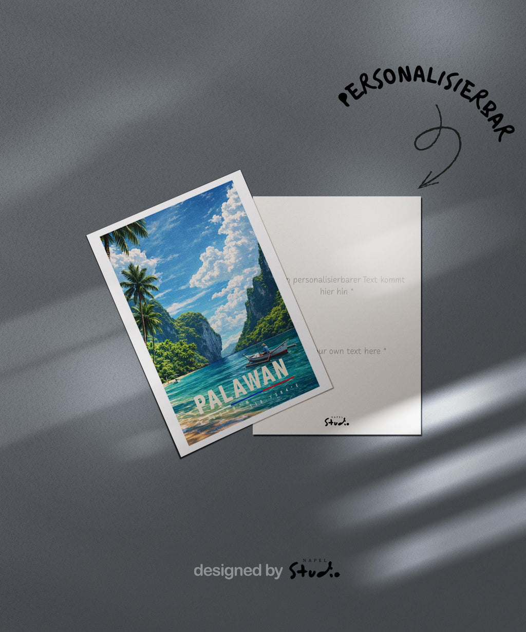 Tropische Grußkarte mit Palawan-Motiv auf den Philippinen, zeigt türkisfarbenes Wasser, Palmen, Boote und imposante Kalksteinfelsen unter weitem Himmel. Die Illustration strahlt Ruhe, Natur und Inselparadies aus. Perfekt als Reise-Grußkarte, Urlaubsgruß oder liebe Nachricht für Weltenbummler, Strandliebhaber und Fernweh-Fans.