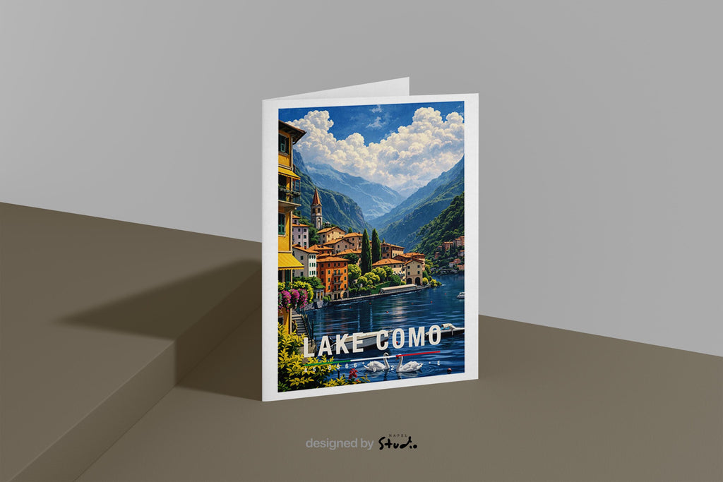 Romantische Grußkarte mit Lake-Como-Motiv in Italien, zeigt ruhiges Wasser, historische Villen, Zypressen und Berge im Hintergrund. Die Illustration vermittelt Eleganz, Ruhe und mediterranes Lebensgefühl. Ideal als Reise-Grußkarte, Urlaubsgruß oder liebe Nachricht für Italien-Fans, Romantiker und Naturfreunde.
