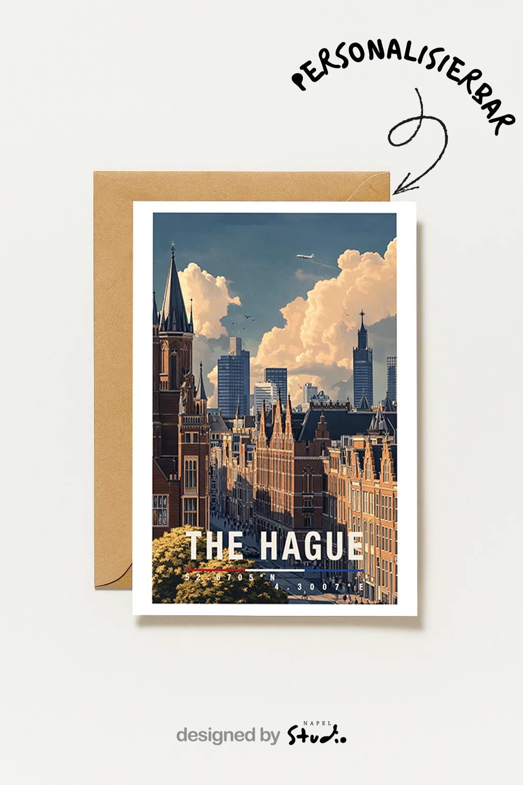 Diese Grußkarte zeigt eine moderne Gracht in Den Haag mit spiegelndem Wasser, traditionellen Häusern und zeitgenössischer Skyline im Hintergrund. Die Illustration verbindet klassische niederländische Architektur mit urbanem Großstadtgefühl und ist ideal als moderne Reisekarte oder stilvoller Städtegruß.