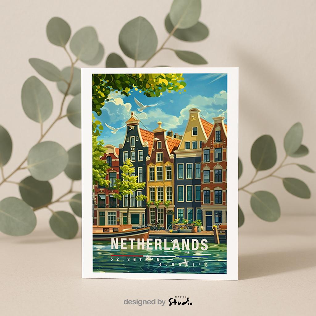 Diese Grußkarte zeigt klassische niederländische Grachtenhäuser mit spiegelndem Wasser, Booten und grünen Akzenten. Die Illustration steht symbolisch für die Niederlande und vermittelt Ruhe, Architektur und europäisches Stadtflair – ideal als allgemeine Reisekarte oder stilvoller Gruß.