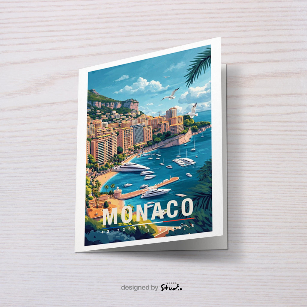 Illustrierte Grußkarte mit Monaco-Motiv zeigt die luxuriöse Küstenstadt mit eleganten Gebäuden, Yachthafen und tiefblauem Mittelmeer. Die sonnige Farbpalette und der detailreiche Illustrationsstil vermitteln Glamour, Urlaub und mediterranes Lebensgefühl. Perfekt als Reise-Grußkarte, Urlaubsgruß oder Geschenk für Liebhaber der Côte d’Azur, Monaco-Fans und Menschen mit Fernweh nach dem Süden.