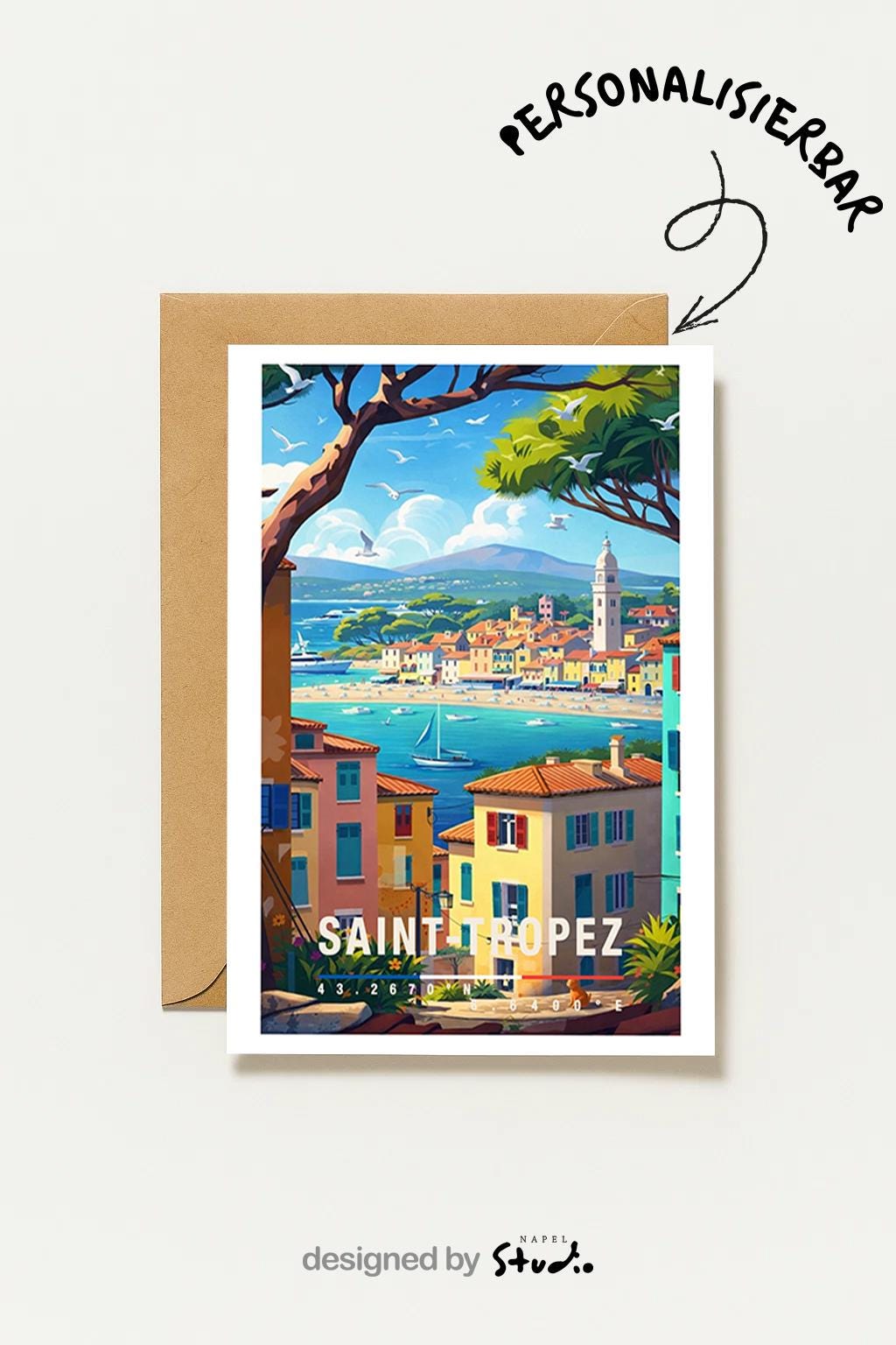 Farbenfrohe Grußkarte mit mediterranem Motiv von Saint-Tropez, Küstenstadt, Segelboote und sommerliche Atmosphäre, perfekt als Urlaubsgruß, Reise Grußkarte oder Geschenk für Frankreich-Fans.