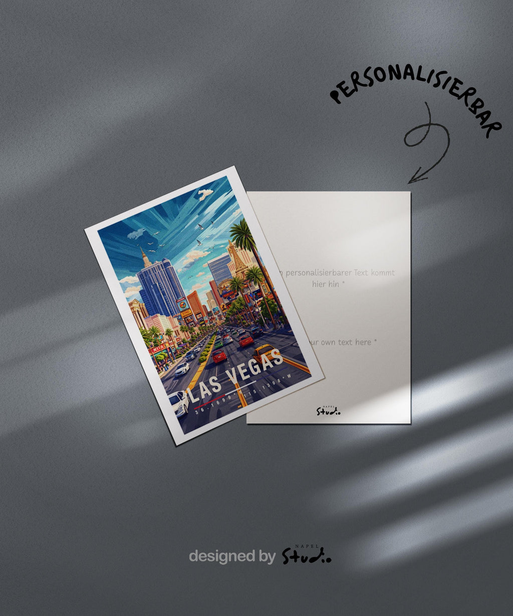 Illustration einer Las Vegas Grußkarte mit klassischer Perspektive auf den Strip, Hotels, Palmen und Straßenverkehr. Die Szene vermittelt Bewegung, Entertainment und Reiselust und eignet sich hervorragend als Grußkarte oder Souvenir für USA-Reisende.