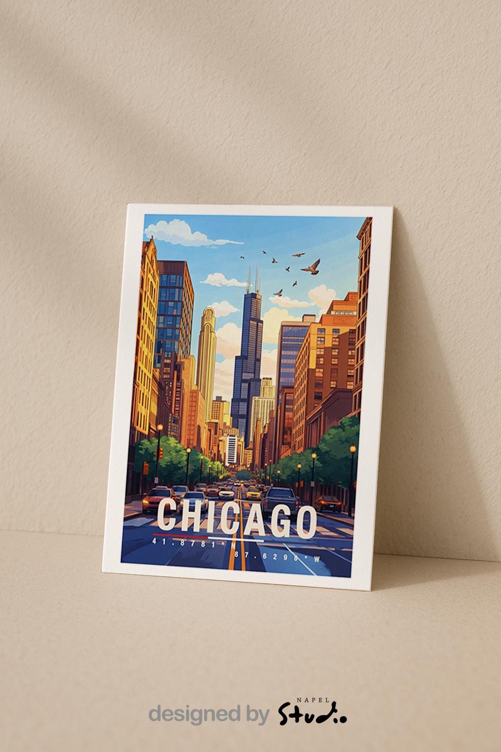 Illustrierte Grußkarte mit Blick auf eine typische Chicagoer Straße, flankiert von hohen Gebäuden und urbanem Leben. Die Szene fängt Dynamik, Architektur und Großstadtgefühl ein und ist perfekt als Reisegruß oder Geschenk geeignet.