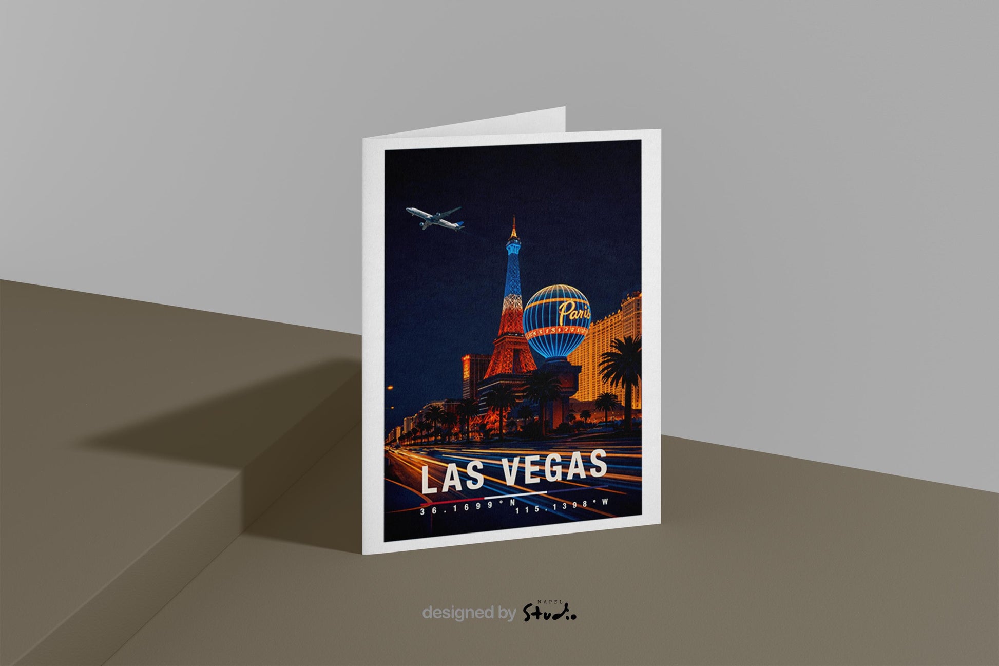 Diese Grußkarte zeigt Las Vegas bei Nacht mit leuchtenden Neonlichtern, ikonischen Hotels und pulsierender Atmosphäre. Die Illustration fängt den Glamour, das Nachtleben und die Energie der Stadt ein und ist ideal als Geschenk oder Reisegruß aus den USA.