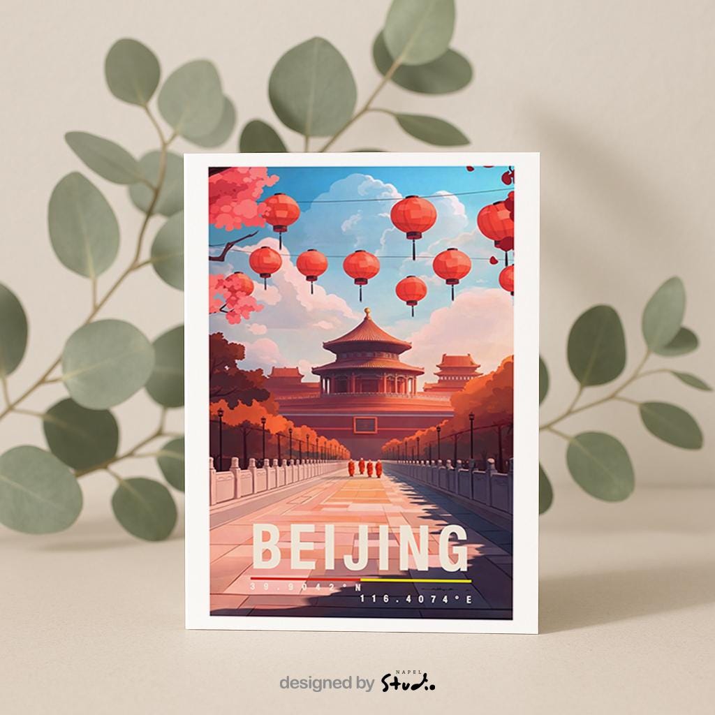 Stimmungsvolle Grußkarte mit einer traditionellen Szene aus Beijing. Rote Laternen hängen über einem breiten Weg, der zu klassischer chinesischer Architektur führt. Warme Farben und klare Linien vermitteln Festlichkeit, Kultur und Geschichte. Diese Karte eignet sich perfekt als Reisegrußkarte, Kulturkarte oder als stilvolle Grußkarte mit asiatischem Flair.