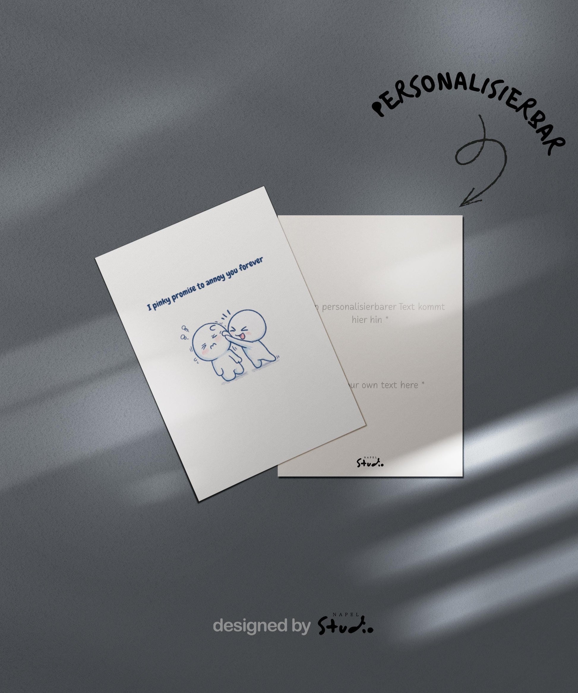 Niedliche Illustration einer süßen Grußkarte mit zwei minimalistischen Figuren, die sich am kleinen Finger berühren und ein Pinky Promise machen. Über der Illustration steht der Text „I pinky promise to annoy you forever“. Die Karte kombiniert Humor und Liebe und eignet sich perfekt als Liebeskarte für Paare, als Karte für Freundin oder Freund, für Jahrestag, Valentinstag oder als witzige Grußkarte für den Partner.