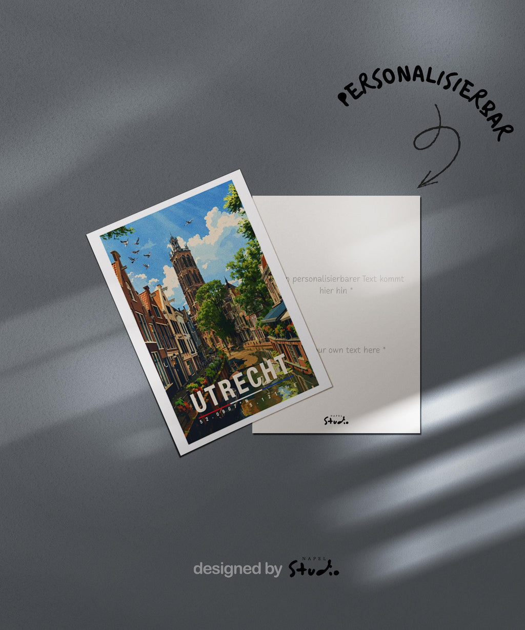 Diese Grußkarte zeigt eine malerische Gracht in Utrecht mit historischen Häusern, Booten und dem markanten Domturm im Hintergrund. Die Illustration vermittelt Ruhe, Geschichte und typisch niederländisches Stadtgefühl – ideal als stilvolle Reisekarte oder persönlicher Gruß aus Utrecht.