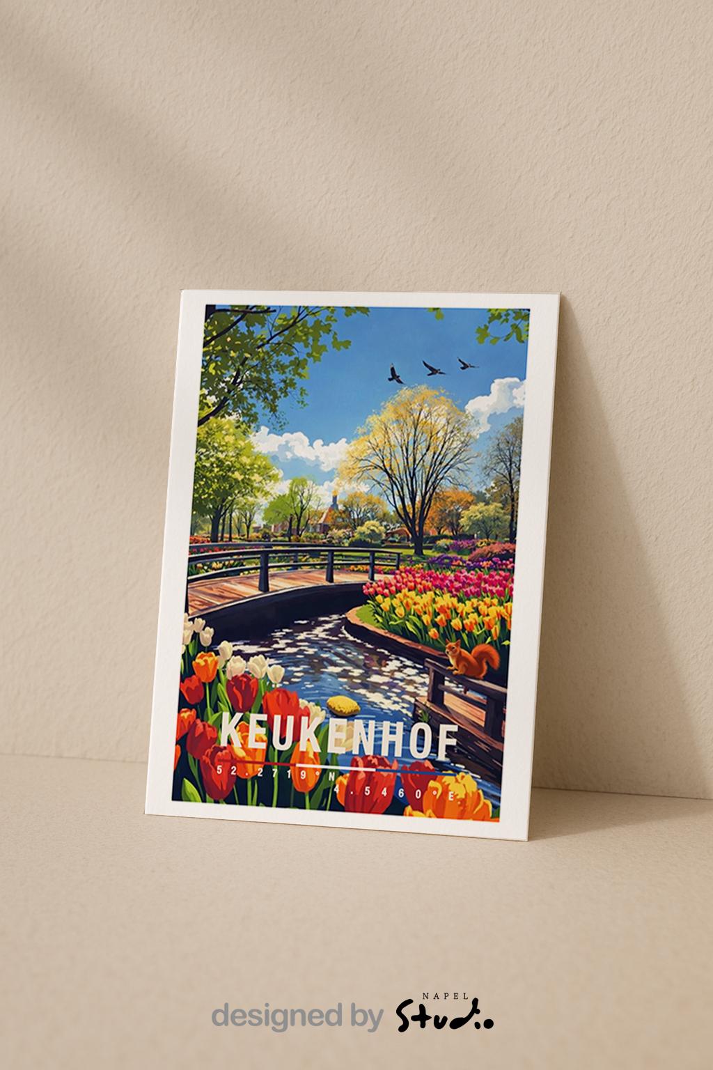 Farbenfrohe Grußkarte mit Blick auf den Keukenhof in den Niederlanden. Zu sehen sind blühende Tulpenbeete, ein kleiner Bach und eine Brücke inmitten einer gepflegten Gartenlandschaft. Die Illustration strahlt Frühling, Natur und Ruhe aus und eignet sich perfekt als Blumen- oder Reisekarte.