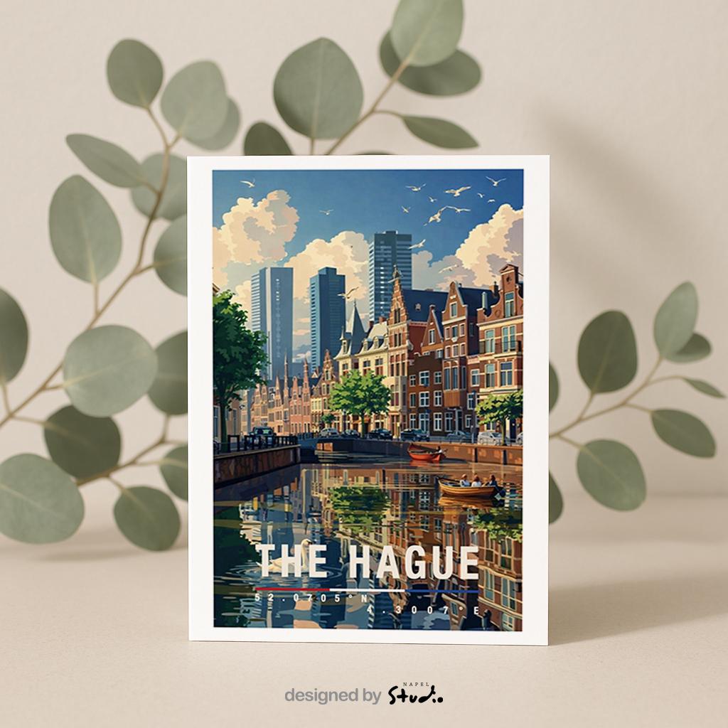 Illustrative Grußkarte mit Blick auf die historische Altstadt von Den Haag. Zu sehen sind klassische Backsteinfassaden, Kirchtürme und urbane Architektur vor einem dramatischen Himmel. Die Szene verbindet Tradition und Moderne und eignet sich ideal als stilvolle Reisekarte oder persönlicher Städtegruß aus den Niederlanden.