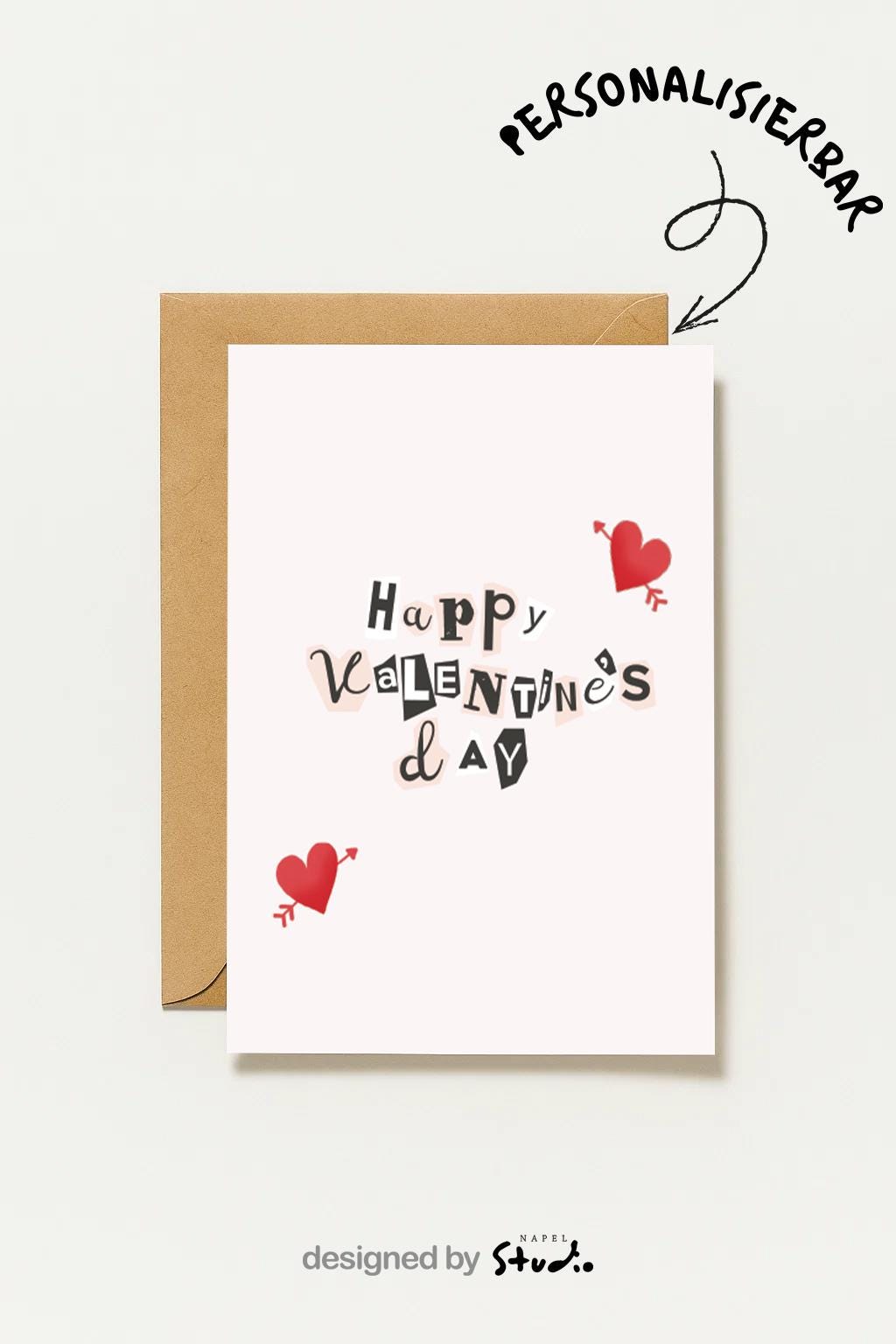 Verspielte Valentinstags Grußkarte mit Collage-Typografie und kleinen Herzillustrationen, modernes Design auf hellem Hintergrund, perfekt als liebevolle Valentine Karte für Partner oder Lieblingsmenschen, ideal für romantische Grüße mit kreativem Stil.