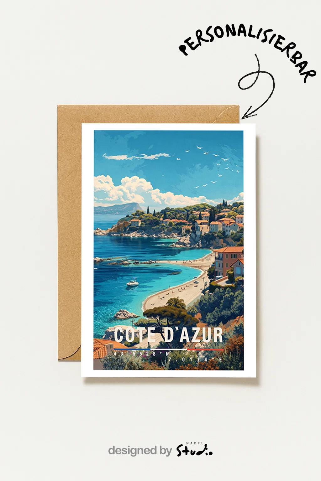 Illustration einer Grußkarte mit Côte-d’Azur-Motiv zeigt eine sonnige Mittelmeerküste mit türkisblauem Meer, Sandstrand und mediterranen Häusern auf sanften Hügeln. Die leuchtenden Farben und die ruhige Atmosphäre vermitteln Sommer, Urlaub und südfranzösisches Lebensgefühl. Perfekt als Reise-Grußkarte, Urlaubsgruß oder liebevolle Aufmerksamkeit für Meerliebhaber, Frankreich-Fans und Menschen mit Fernweh nach der französischen Riviera.