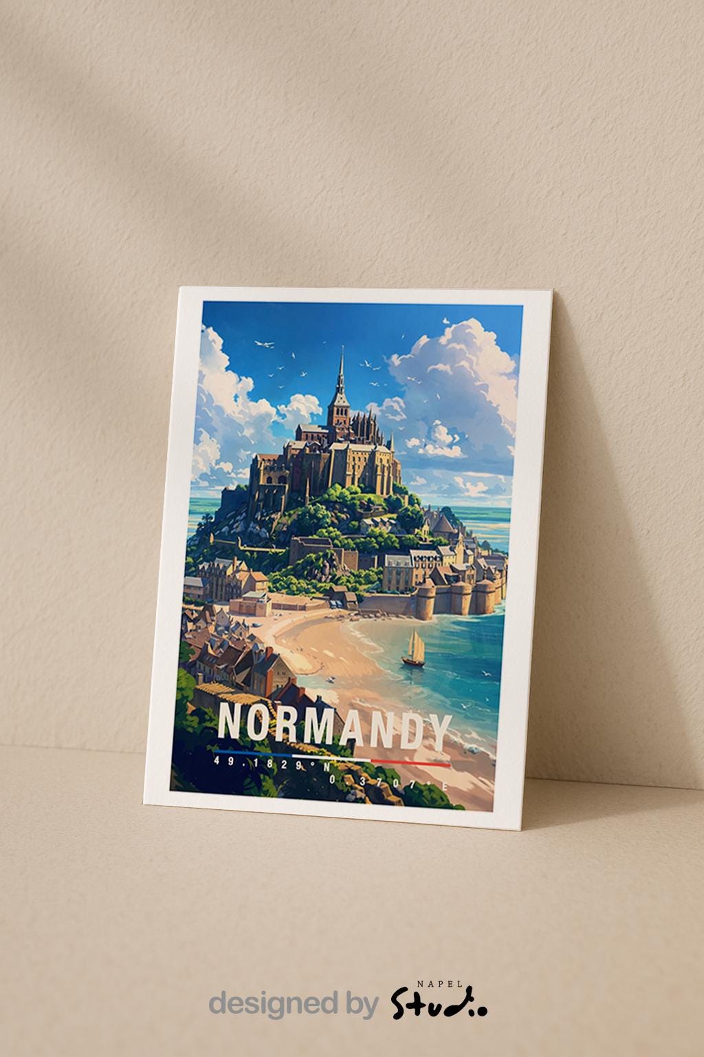 Diese illustrierte Grußkarte zeigt eine beeindruckende Küstenlandschaft der Normandie mit einer historischen Abtei auf einem Felsen, umgeben von Meer, Strand und kleinen Häusern. Die weiten Himmel und sanften Farben vermitteln Ruhe, Geschichte und Naturverbundenheit. Ideal als Reise-Grußkarte, Erinnerungsstück oder Geschenk für Frankreich-Liebhaber, Küstenfans und Menschen mit Bezug zur Normandie.