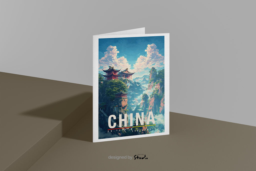 Künstlerische Grußkarte mit traditioneller chinesischer Architektur in einer spektakulären Berglandschaft. Mehrere Tempel liegen auf steilen Felsen, umgeben von Nebel, Wolken und sattem Grün. Die Illustration verbindet Natur, Spiritualität und fernöstliche Kultur und vermittelt Ruhe sowie Abenteuerlust. Perfekt als Grußkarte für Reiseliebhaber, Asien-Fans oder als besondere Karte mit kulturellem Flair.