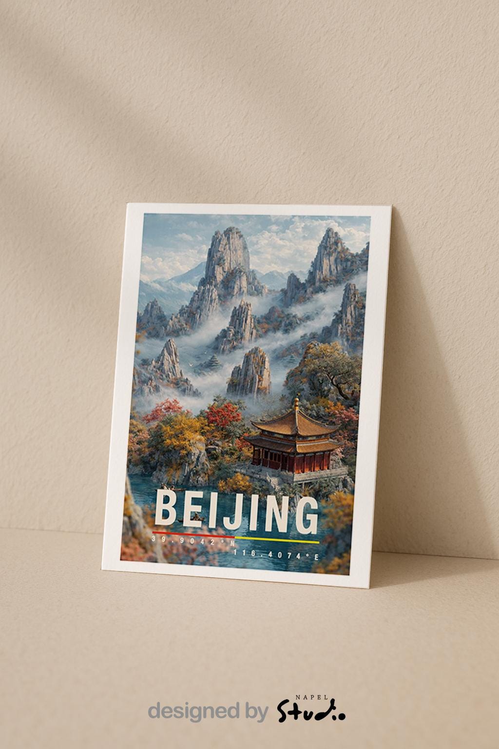 Detailreiche Grußkarte mit einer ruhigen Landschaft aus der Region Beijing. Ein traditioneller chinesischer Tempel liegt eingebettet zwischen Bergen, Nebel und herbstlichen Farben. Die Illustration strahlt Harmonie, Naturverbundenheit und kulturelle Tiefe aus. Ideal als Grußkarte für Asien-Reisende, Kulturinteressierte oder als besondere Karte mit spiritueller Stimmung.