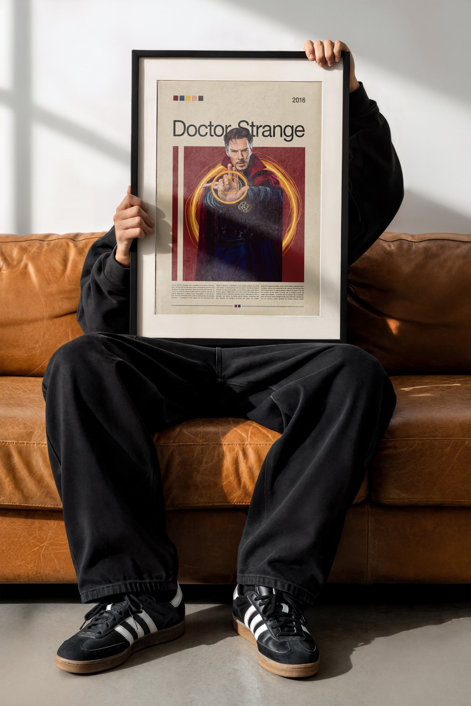 Stylish Doctor Strange Poster in 3D-Design. Zeigt den Sorcerer Supreme mit gold-orange leuchtenden magischen Energiekreisen vor einem dunklen Hintergrund. Perfekt als Wanddeko für Marvel- oder Filmfans.